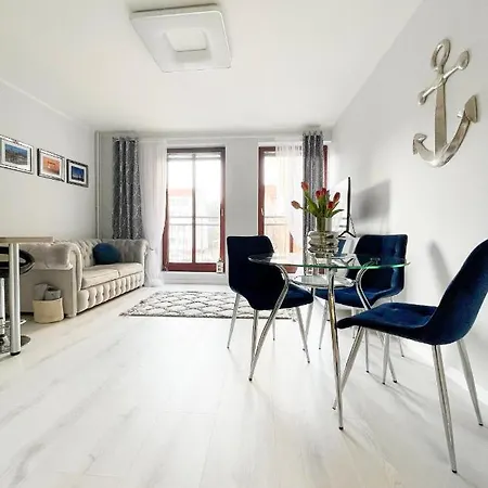 U In Apartment